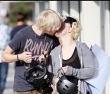 Kelly Osbourne et son amoureux Luke Worrall passent de superbes moments à Hollywood. 19/09/09