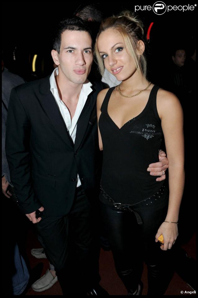 Quentin et Maeva (Secret Story 2) à l'anniversaire de Carla, tentatrice de l'Ile de la Tentation (Paris, 23 septembre 2009)