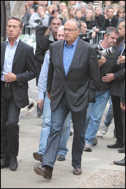 Gérard Louvin aux obsèques de Filip Nikolic, à Sainte-Geneviève-des-Bois, dans l'Essonne. 24/09/09