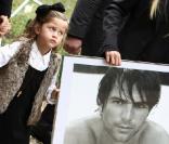 Sasha, 4 ans et demi, aux obsèques de son papa Filip Nikolic, à Sainte-Geneviève-des-Bois, dans l'Essonne. 24/09/09