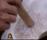 Miam ! un repas composé de riz et de recrachage de noix de coco 