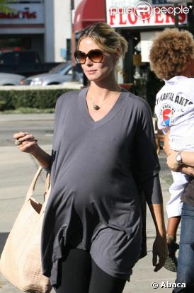 Heidi Klum à Los Angeles accompagne ses enfants au sport et elle est prête à exploser !