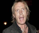 Rhys Ifans : l'ex de Sienna Miller n'aime toujours pas les photographes... Non, toujours pas !