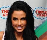 Katie Price avec son amoureux et ses enfants à la première du film d'animation Hero of the Rails, le 26/09/09 à Londres