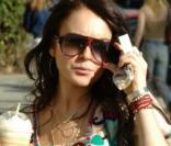 Lindsay Lohan et ses bracelets Sydney Evan 