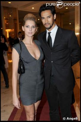 Frédérique Bel, jamais sans sa pochette Lancel et son compagnon Stany Coppet au Festival International du film de Tunis. 27/09/09