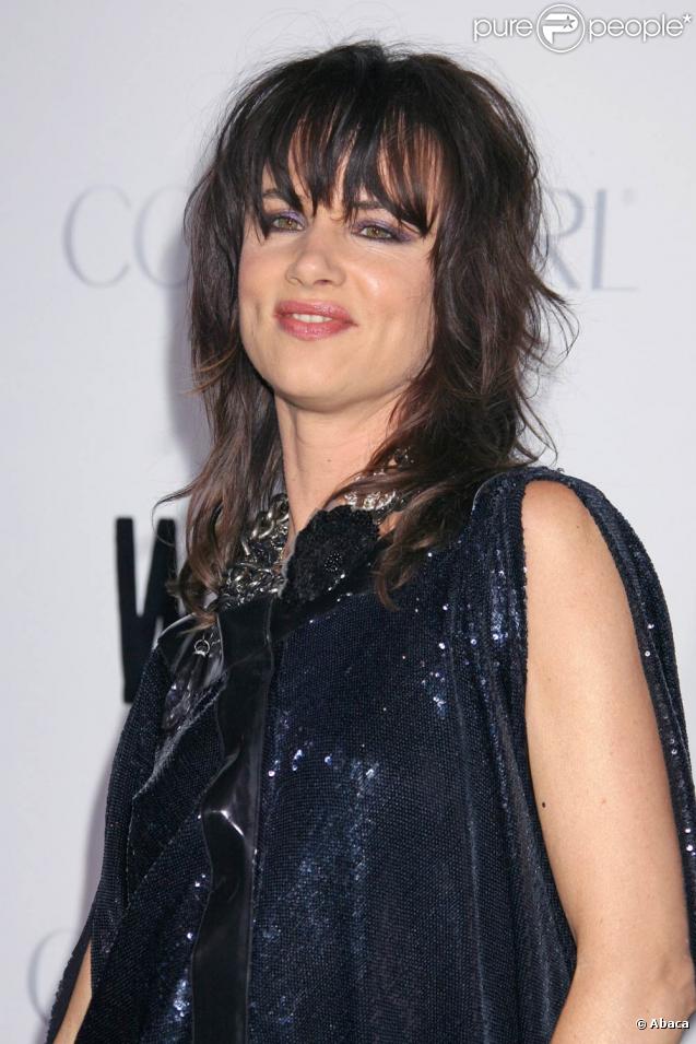 Juliette Lewis en concert, en soutien de la sortie de son premier album solo, Terra Incognita (septembre 2009)