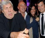 Jean-Pierre Castaldi a été un des artisans du succès de la réouverture de L'Aventure, pour le plus grand plaisir de Laurent Gerra... Champagne !