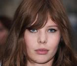 Lou Lesage au défilé Givenchy à Paris le 4/10/09 