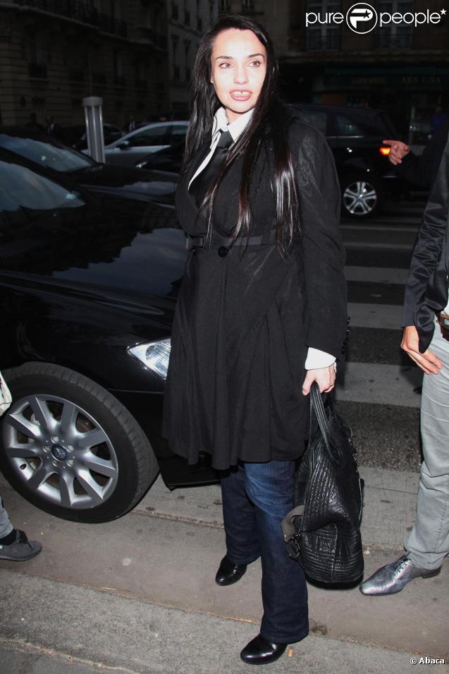 Béatrice Dalle au défilé Givenchy