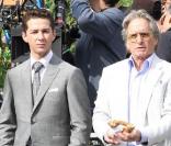 Shia LaBeouf et Michael Douglas, près du zoo de Central Park, à New York, à l'occasion du tournage de  Wall Street 2 , le 7 octobre 2009.