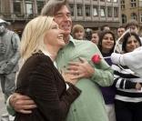 Olivia Newton-John et son mari, John Easterling, le 7 octobre à Cologne, Allemagne !