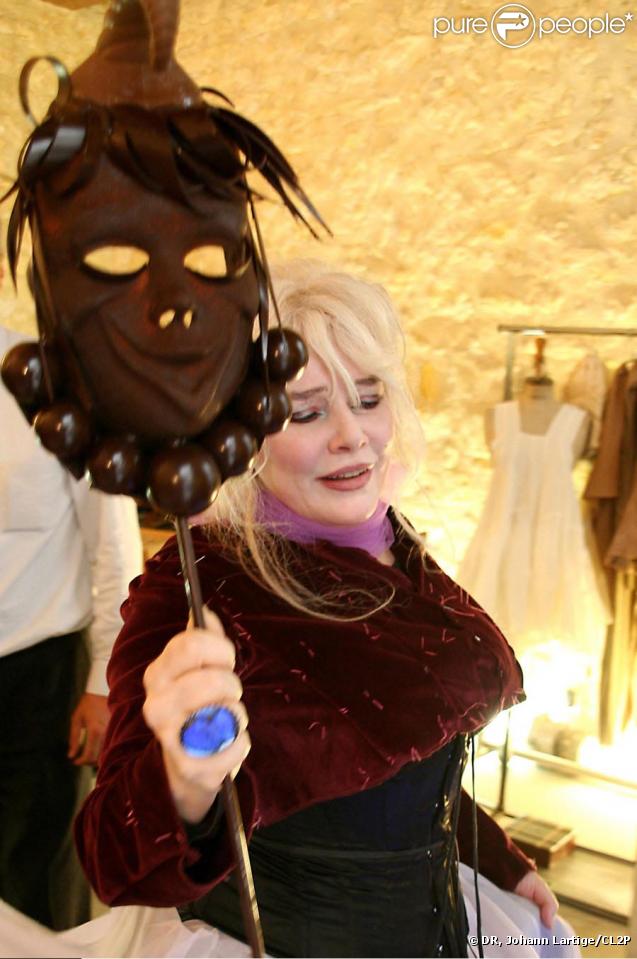 Armande Altaï lors des essayages du défilé Salon du Chocolat 2009
