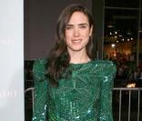 Jennifer Connelly : l'une de première à avoir adopté le retour des épaulettes ! 