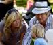 Rod Stewart : Jeu de ballon avec son fiston et câlins à gogo avec... la sublime Penny Lancaster !