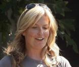Rod Stewart et Penny Lancaster en compagnie de leur fils dans un parc à Beverly Hills le 26 septembre 2009