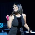 Laura Pausini : Toujours aussi combative sur scène... et très en forme(s) !