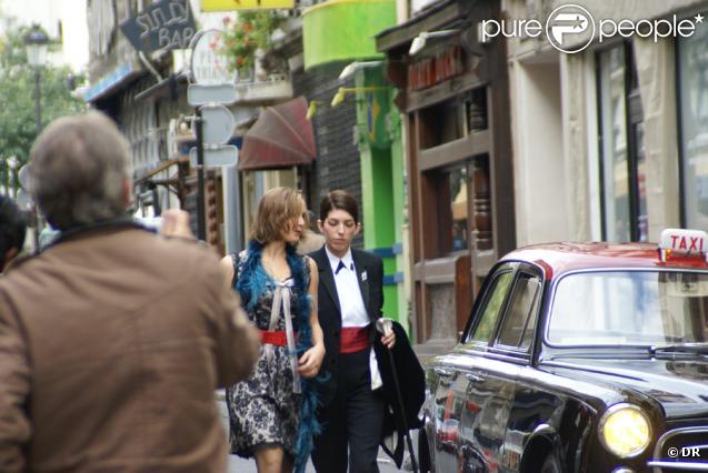 Lou Doillon sur le tournage de Gigola de Laure Charpentier à Paris le 18 octobre 2009