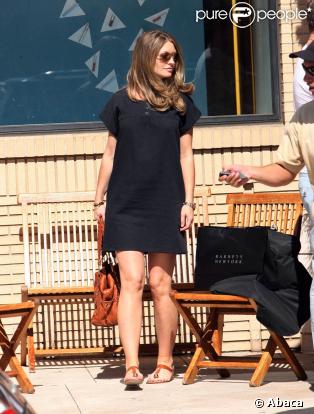 Rebecca Gayheart et Eric Dane à la sortie de Barney's New York à Beverly Hills le 17 octobre 2009
