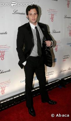 Penn Badgley, so chic à l'Angel Ball 2009. 20/10/09