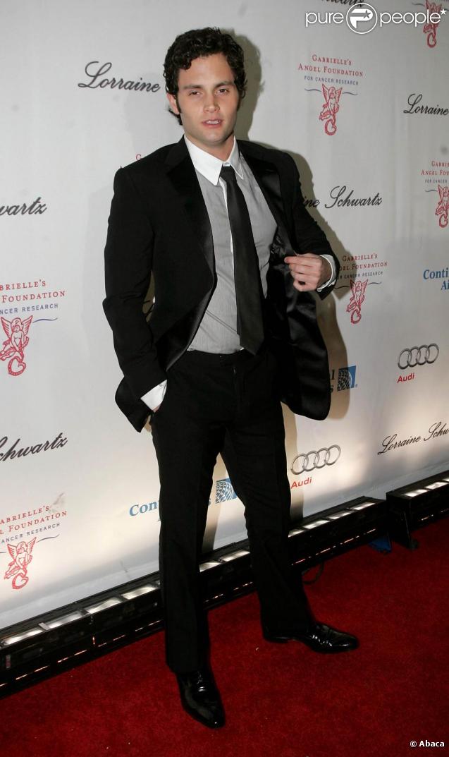 Penn Badgley, so chic à l'Angel Ball 2009. 20/10/09
