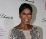 Natalie Cole est rayonnante. Son état de santé est meilleur et son moral semble au beau fixe.  