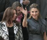 La Reine Rania de Jordanie et Isabelle Rauti lors du second jour de la visite de Rania en Italie. Promotion du projet pour venir en aide aux enfants 1st Goal Campaign : Education for all.  