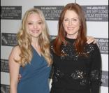 Julianne Moore et Amanda Seyfried lors du photocall du film Chloe durant le festival du film de Londres le 22 octobre 2009