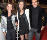 Victoria Abril, Adeline Blondieau et son fiancé Laurent pour les 60 ans des Bateaux-Mouches à Paris (22 octobre 2009)