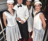 Stéphane Bern et ses Bernettes pour les 60 ans des Bateaux-Mouches à Paris (22 octobre 2009)