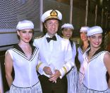 Stéphane Bern et ses Bernettes pour les 60 ans des Bateaux-Mouches à Paris (22 octobre 2009)