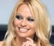 Pamela Anderson : Pour ses amis les phoques, elle ose la mini-robe à... zéro degré !