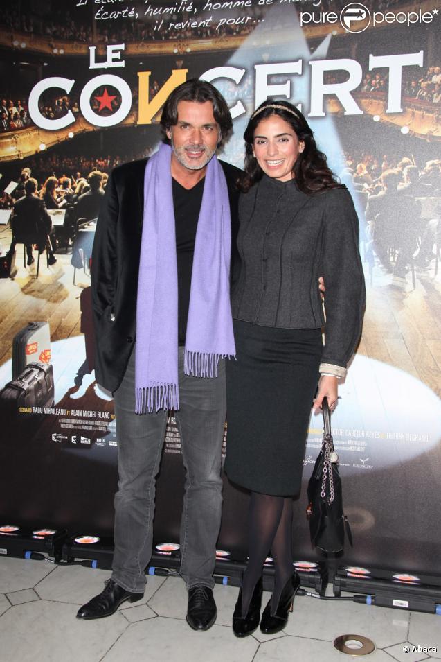 Christophe Barratier avec sa compagne lors de la projection en avant-première du film Le Concert. Théâtre du Châtelet, le 23/10/09