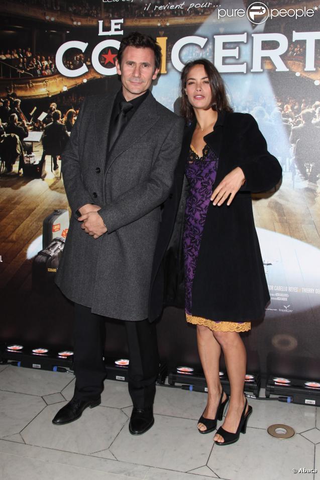 Bérénice Bejo et son compagnon Michel Hazanavicius lors de la projection en avant-première du film Le Concert. Théâtre du Châtelet, le 23/10/09