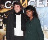Sara Martins et son compagnon lors de la projection en avant-première du film Le Concert. Théâtre du Châtelet, le 23/10/09