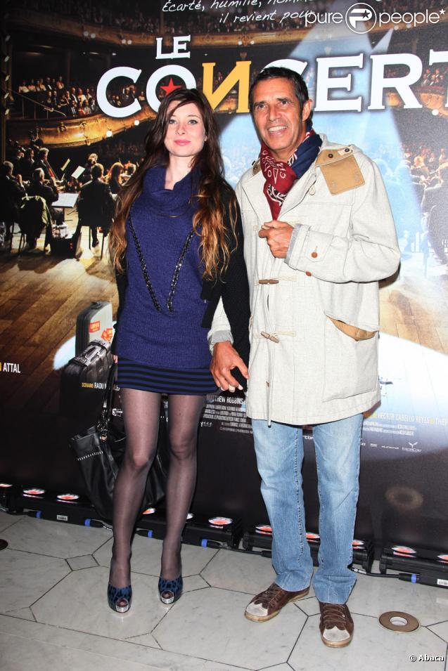 Julien Clerc et sa compagne Hélène lors de la projection en avant-première du film Le Concert. Théâtre du Châtelet, le 23/10/09