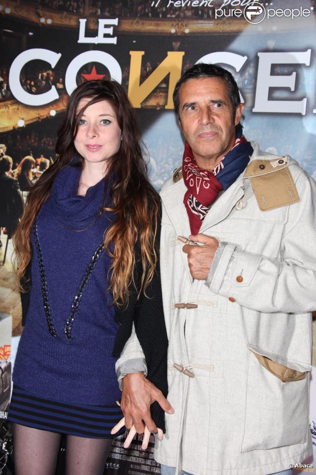 Julien Clerc et sa compagne Hélène lors de la projection en avant-première du film Le Concert. Théâtre du Châtelet, le 23/10/09