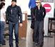 Renée Zellweger à l'aéroport : son chéri Bradley Cooper est là... mais ne lui porte pas ses valises !