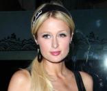 Paris Hilton sortant du restaurant Mr. Chow à Los Angeles, le 28 octobre 2009