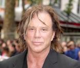 Mickey Rourke avec son look habituel