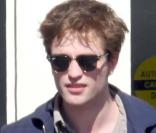 Robert Pattinson : il créé une émeute devant une pharmacie à Los Angeles, le 30 octobre 2009 !