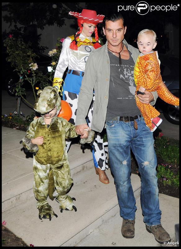Gwen Stefani, Gavin Rossdale et  leurs enfants (Los Angeles 31 octobre 2009)