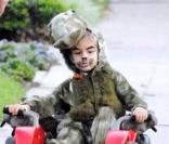 Gavin Rossdale et Kingston pour Halloween (Los Angeles 31 octobre 2009)