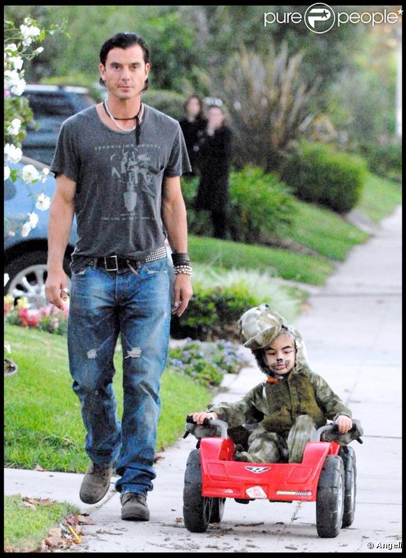 Gavin Rossdale et Kingston pour Halloween (Los Angeles 31 octobre 2009)