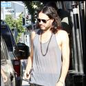 Russell Brand déguisé en... clochard pour Halloween ?