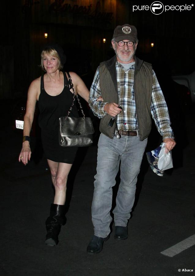 Steven Spielberg et sa femme Kate Capshaw, à la sortie du restaurant Nobu, à Los Angeles, où ils ont dîné avec Tom Hanks et sa femme Rita Wilson, le 18 octobre 2009.