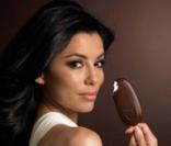 Eva Longoria, égérie des glaces Magnum 