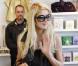 Paris Hilton et sa soeur Nicky font du shopping jusqu'à plus soif