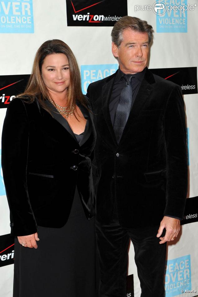 Pierce Brosnan et sa femme Keely ont reçu le 6 novembre 2009 l'Activism Award lors des 38e Peace over Violence Humanitarian Awards
