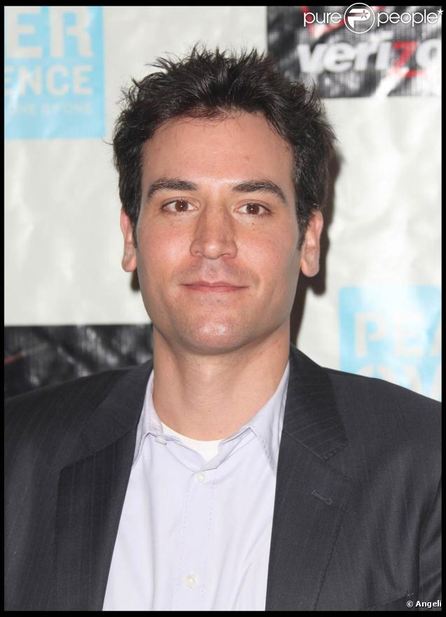 Josh Radnor lors des 38e Peace over Violence Humanitarian Awards